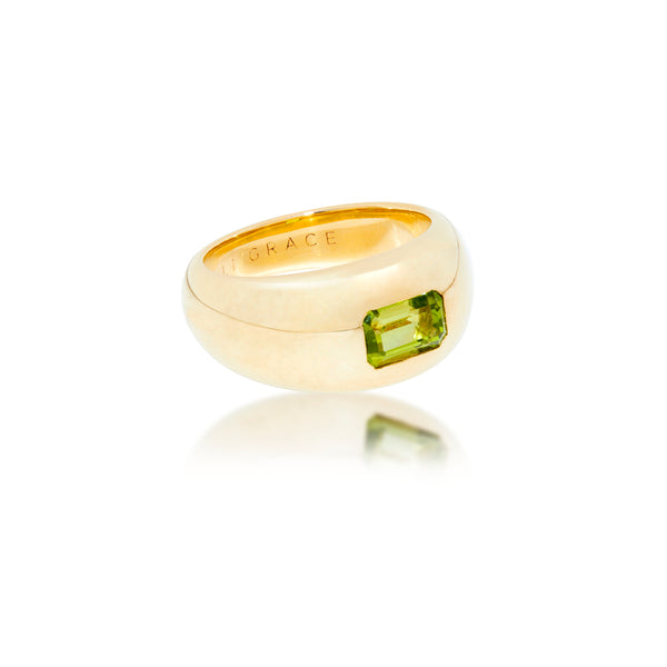 ali grace jewelry peridot bubble ring gold pinky ring sustainable jewelry ethical design